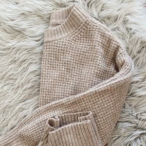 CREAM COMFY SWEATER